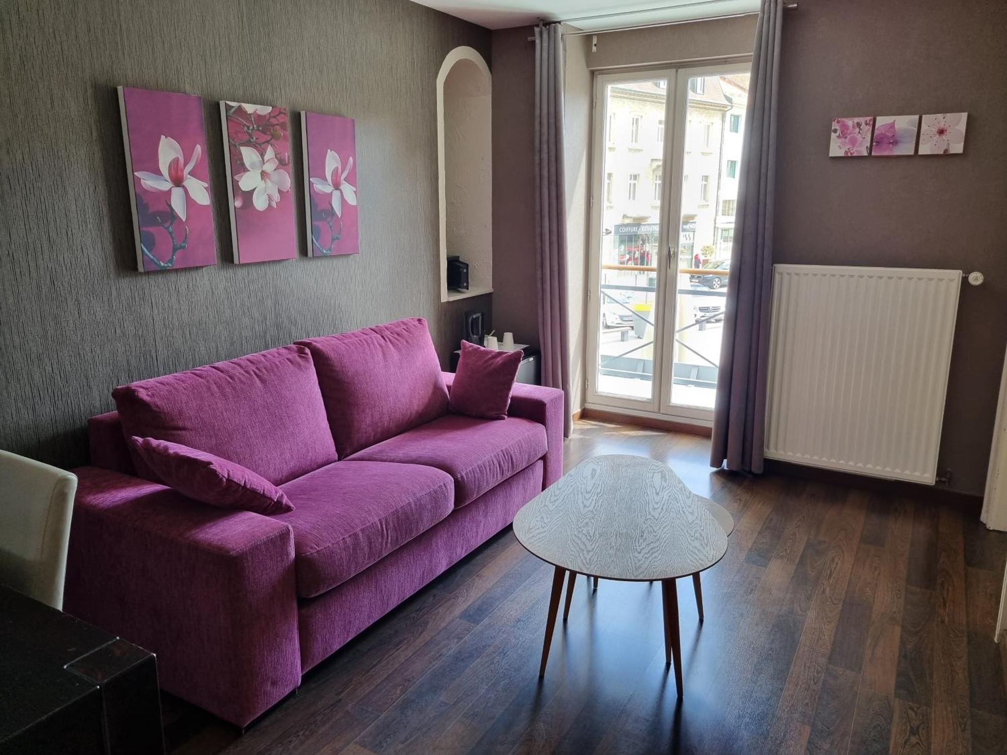 Hotel Saint-Pierre ปงตาร์ลีเย ภายนอก รูปภาพ