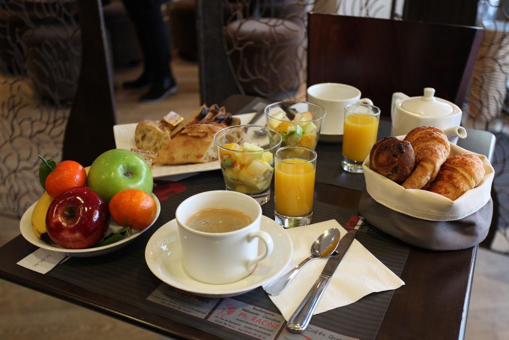 Hotel Saint-Pierre ปงตาร์ลีเย ภายนอก รูปภาพ