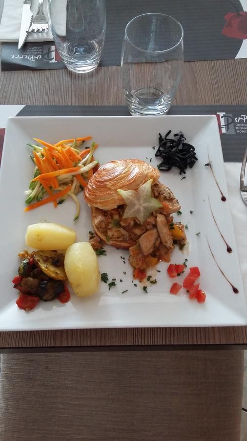 Hotel Saint-Pierre ปงตาร์ลีเย ภายนอก รูปภาพ